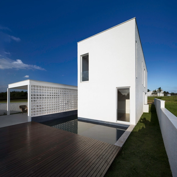 InOut House / Sergio Sampaio Archi + Tectônica - Houses