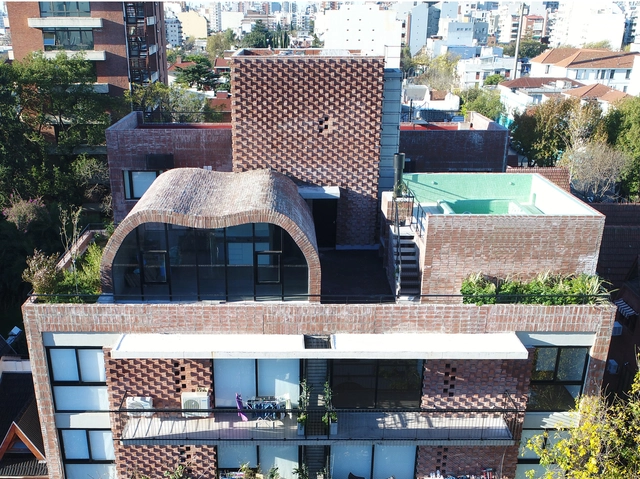 Edificio Washington / del Puerto Sardin Arquitectos - Residencial, Jardín, Fachada, Arco, Balcón, Urbano