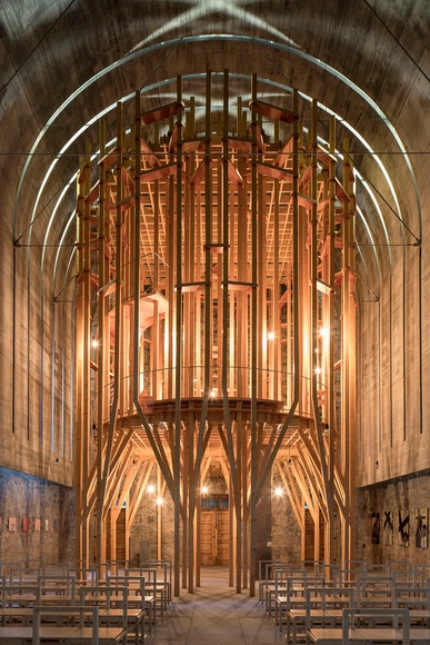 Cheia de Graça 教堂 / Cerejeira Fontes Architects - 小教堂