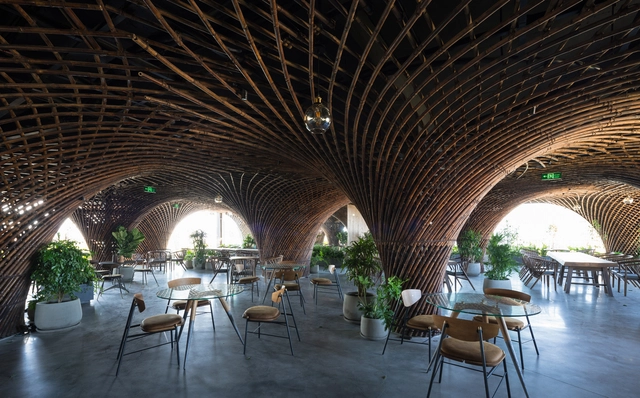 Nocenco Cafe / VTN Architects - Coffee Shop, Arch, Table, Chair