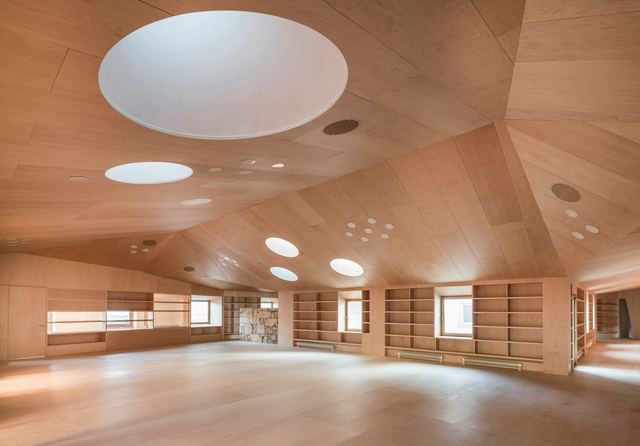 拜奥纳市公共图书馆 / Murado & Elvira Architects - 历史保护