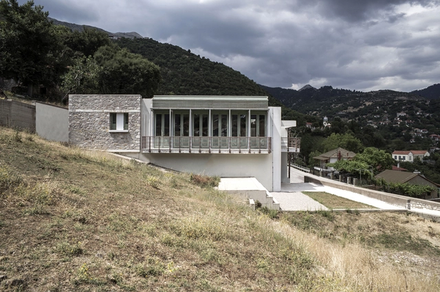 Municipal Building at Lambeia / daflos & panagouli architects [pan.da] - Municipal Building