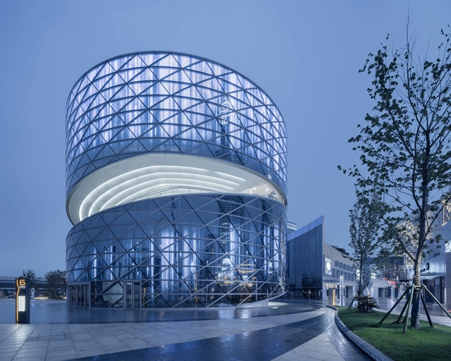Heli-stage / ATAH - Commercial Architecture, Facade, Arch