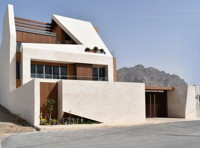 Casa Kharand / Hamed Tadayon, Mohammad Amin Davarpanah, Javad Roholoullahi  - Casas