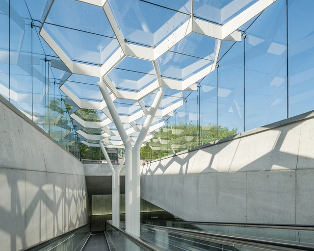 Strawinskylaan Bicycle Parking / wUrck -           Parking