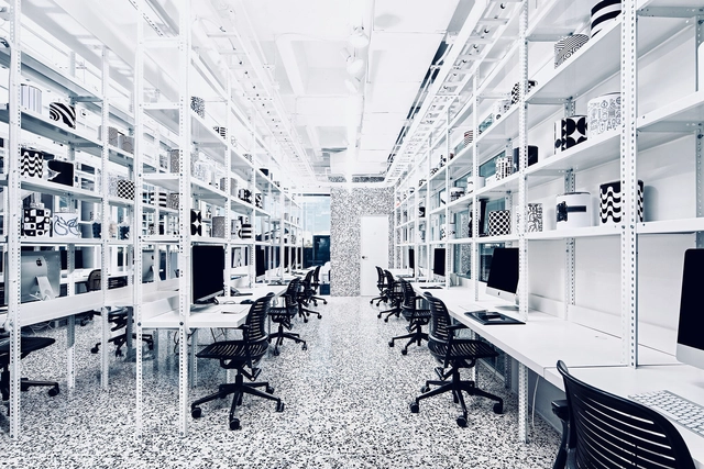 Cadena + Asociados Concept Design Headquarters / Cadena Concept Design - Interiores De Oficina, Mesas, Sillas
