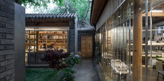 Dwelling in Hutong / MINOR lab - Renovation, Garden, Facade, Door