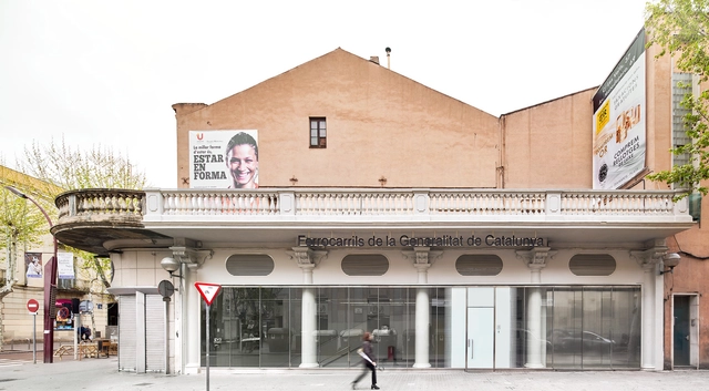 Centro de Formación FGC / AMOO + Mora Sanvisens Arquitectes - Estación De Metro, Fachada, Puerta