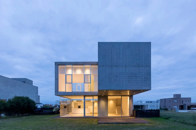 Casa Exenta / Brigati - Polak  Arquitectos - Casas