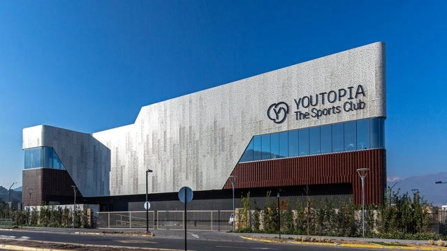 YOUTOPIA the sports club Trapenses / Alonso, Balaguer y Arquitectos Asociados - Gimnasio, Fachada