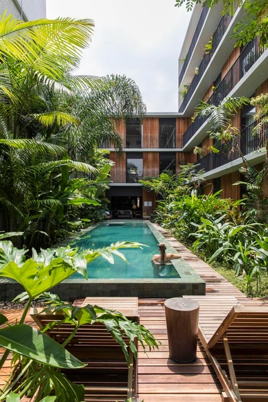 Hotel em Manaus / AMZ Arquitetos - Remodelação, Jardim, Fachada