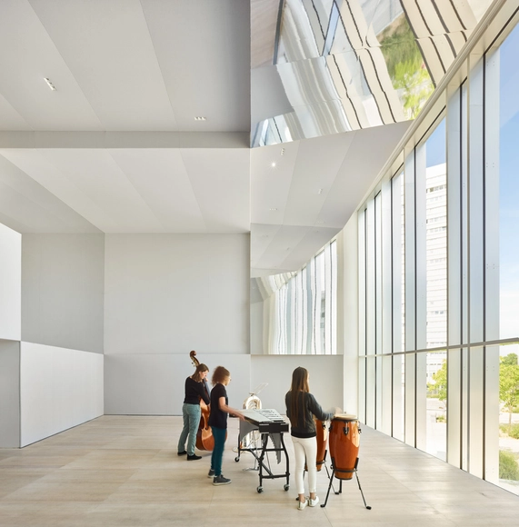 Centro Cultural ‘Allende’ / Dominique Coulon & associés - Centro De Artes