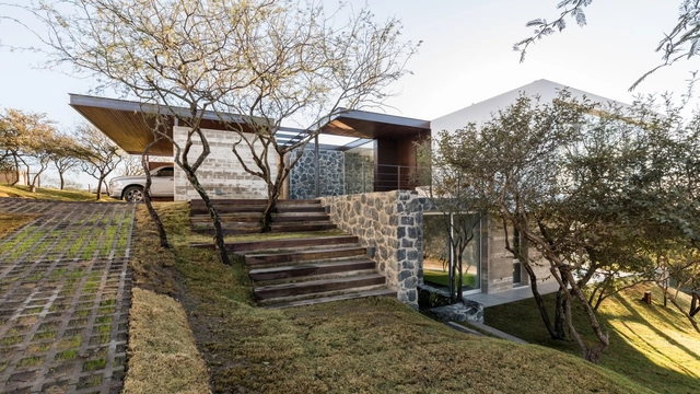 Casa DC  / ARarquitectos - Vivienda Colectiva, Jardín, Escaleras, Fachada, Barandas
