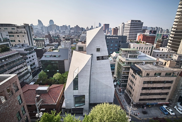 Torre I / Chiasmus Partners - Edifícios De Escritórios