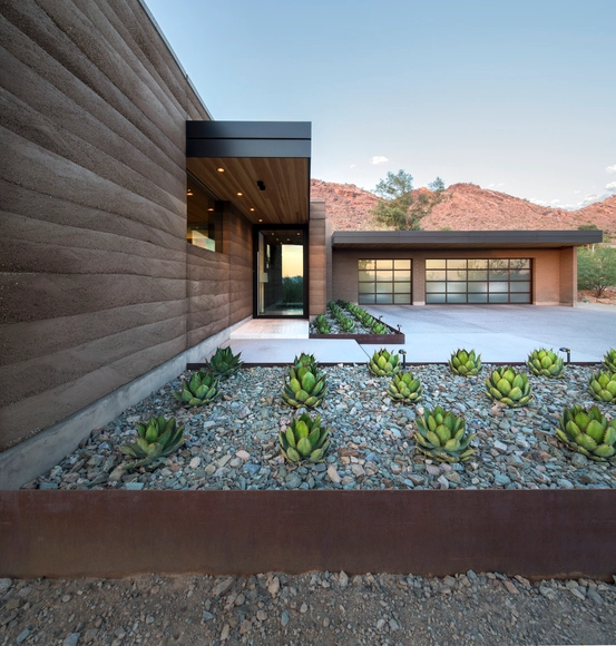 Rammed Earth Modern / Kendle Design Collaborative - Houses