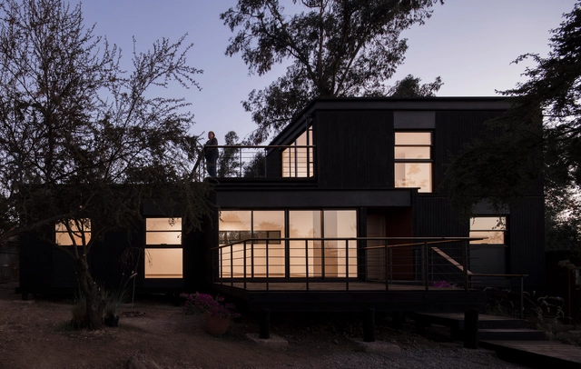 Casa Piedra Blanca / Pablo Lobos Pedrals, Angelo Petrucelli - Casas