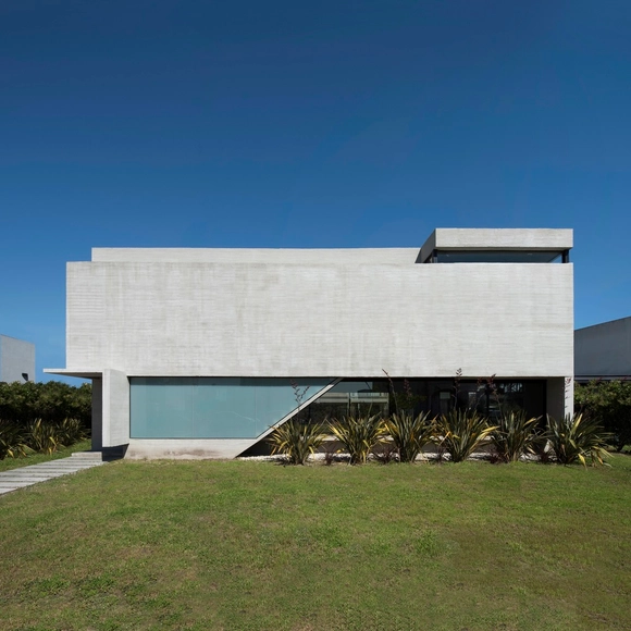BLQ House / Luciano Kruk - Houses