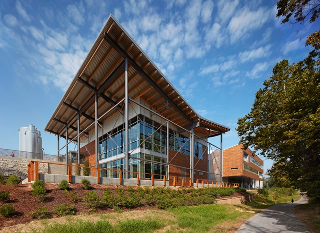 阿什维尔东岸啤酒酿酒厂 / Perkins+Will - 建筑图, 啤酒厂, 表皮