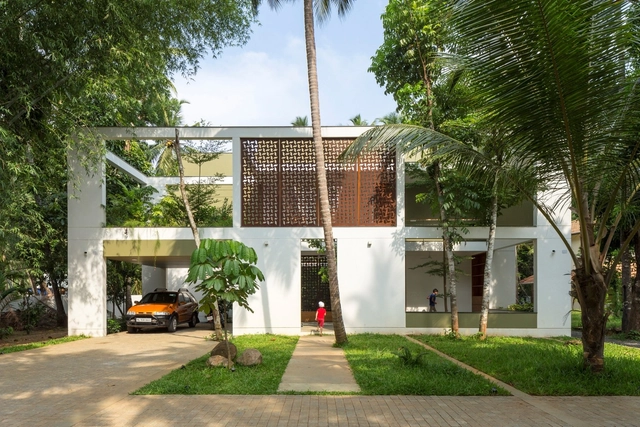 La casa reglamentada / LIJO RENY architects - Casas