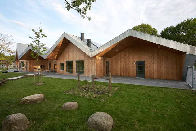 丹麦日托中心，以儿童尺度设计‘小房子’ / Kullegaard - 日托中心