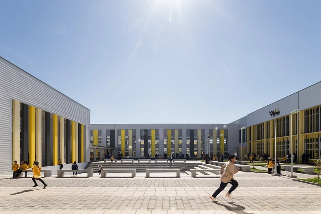 Culture and Artistic Diffusion School in La Unión / Crisosto Smith Arquitectos - Schools 