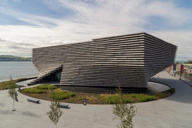 Primeiras imagens do novo Museu V&A Dundee projetado por Kengo Kuma - Imagem de Destaque