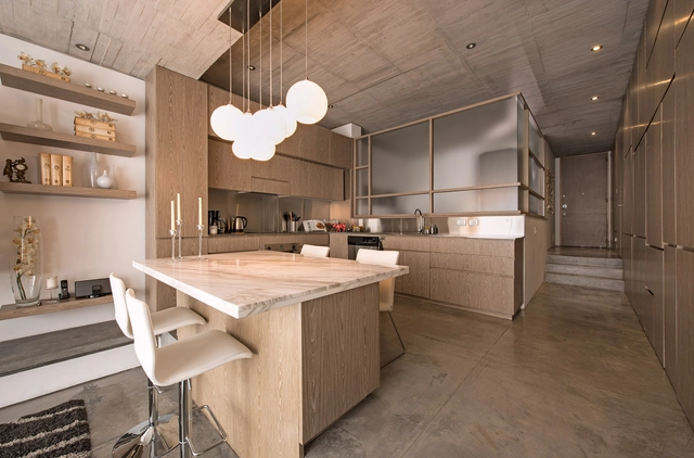 Rubiano Flat / FMAS (Fidel Mendoza) + AR-AR (Martínez Arquitectura) - Interiores De Apartamentos, Cocina, Fijación Vigas, Encimera, Iluminación, Mesas