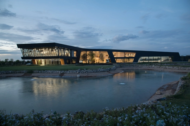 Casa Clube Altozano / BUDIC  - Edificios Públicos