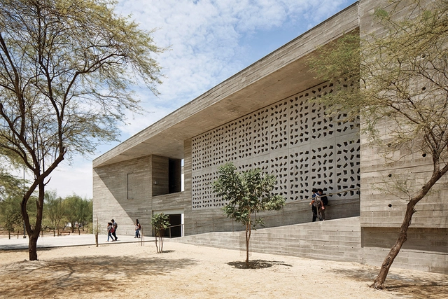 Aulario UDEP / BARCLAY&CROUSSE Architecture - Universidad, Fachada