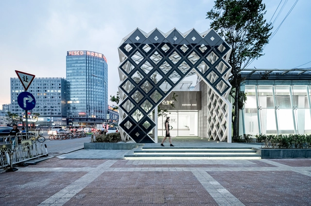 Manuel Zornoza of LATITUDE: "We Were Fascinated by this Idea - How do You Build a City from Scratch?" - Arch Daily Interviews
