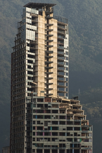 Últimos pisos de la Torre de David quedan inclinados tras terremoto en Venezuela - Imagen Principal