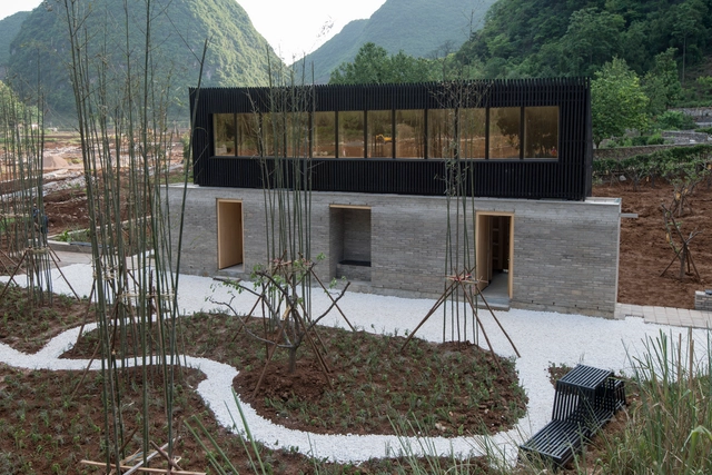楼纳建筑师书店 / The Scarcity and Creativity Studio - 商店
