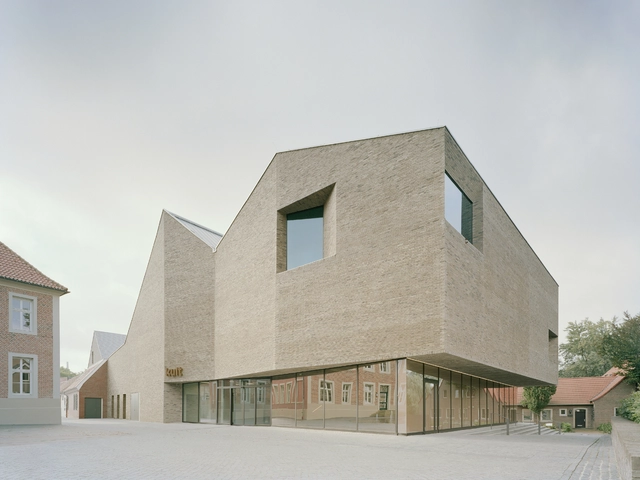 Kult / Pool Leber Architekten + Bleckmann Krys Architekten - Mercado