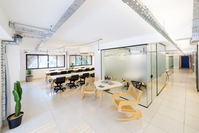 Manifesto Coworking / StudioVRM - Escritórios, Mesa, Cadeira, Banco