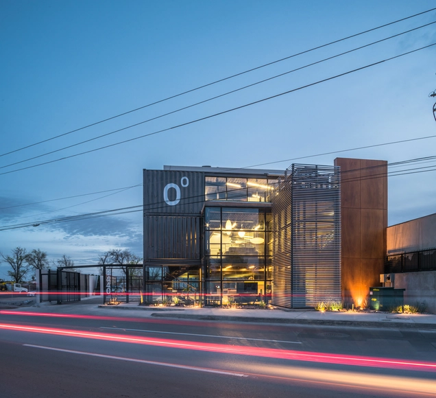COºRDENADA Centro de Diseño / HADVD Arquitectos - Arquitectura De Oficinas, Fachada
