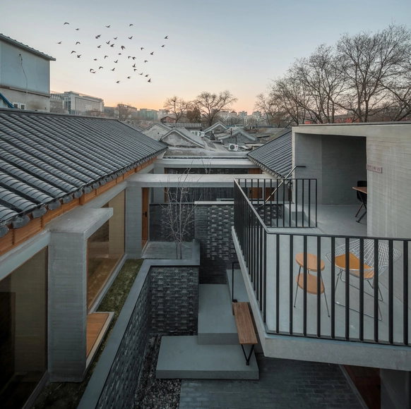 微缩北京：大院胡同28号改造 / 李兴钢建筑工作室 - 适应性利用, 楼梯, 围栏, 表皮, 扶手, 灯