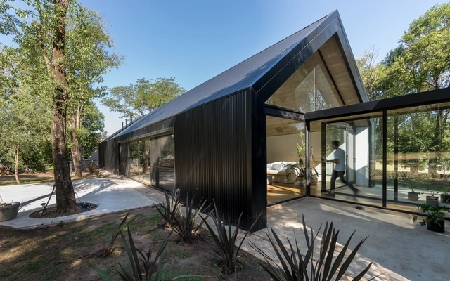 La Negrita  / Morini Arquitectos - Casas, Jardín, Fachada