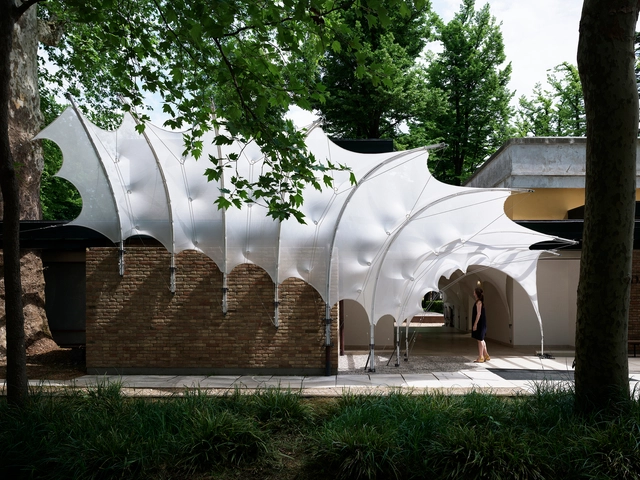 ISOROPIA “平衡”，一针一线制作的幕棚 / Center for Information Technology and Architecture - 加建项目