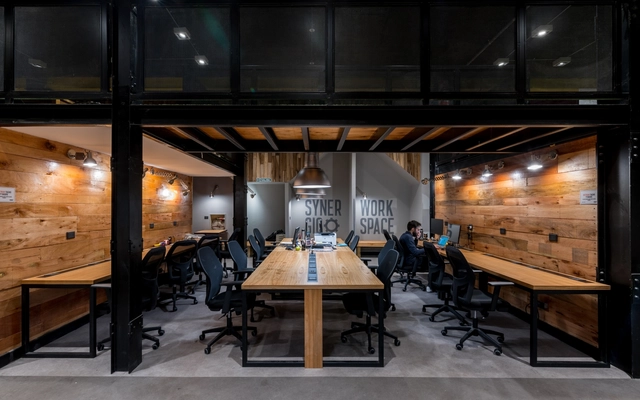 La Maquinita  / Estudio Montevideo + Pablo Dellatorre - Interiores De Oficina, Fijación Vigas, Mesas, Sillas