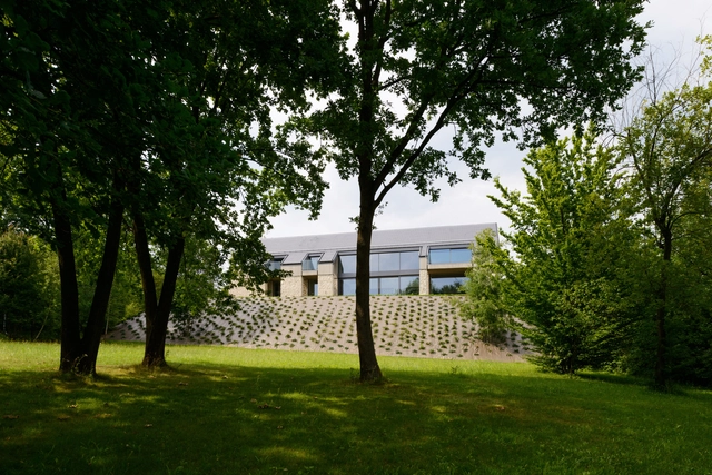 Modern Manor / Biuro Architektoniczne Barycz & Saramowicz - Historic Preservation, Garden, Facade