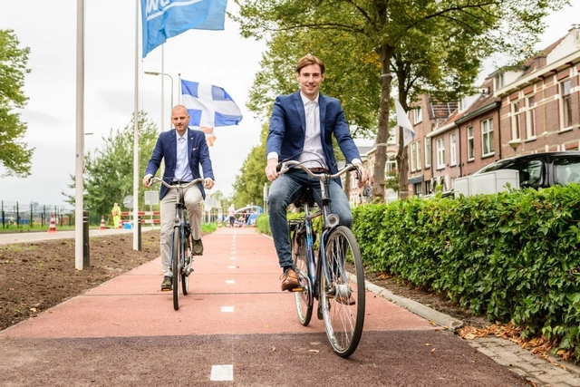 The Netherlands Unveils the World's First Recycled Plastic Bike Lane - Featured Image