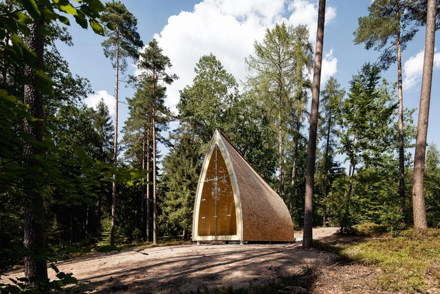 Capilla Ruhewald Schloss Tambach  / Sacher.Locicero.Architectes + Graz / Paris + Gerhard Sacher - Capilla