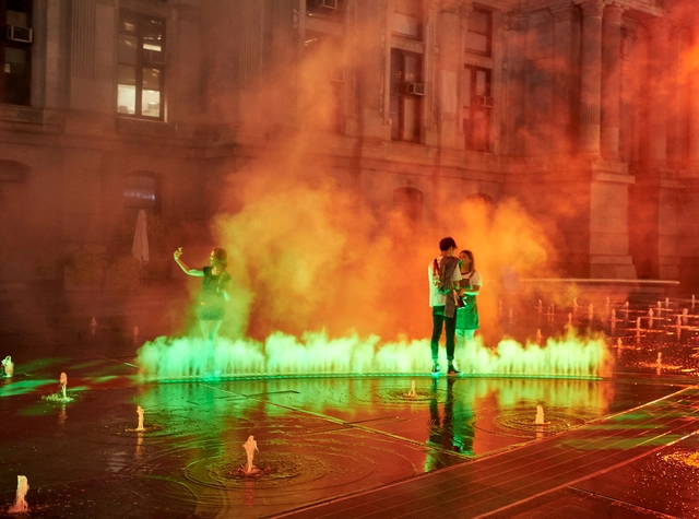 Janet Echelman’s Moving Sculpture Creates a “Living X-Ray” of Philadelphia - Featured Image