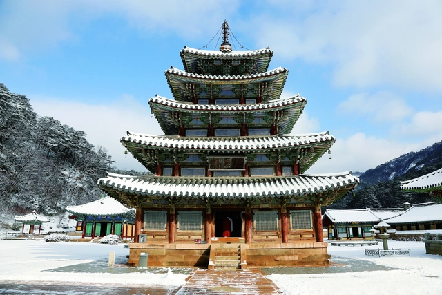 联合国教科文组织世界遗产名录新增19个遗址，韩国佛教名山寺庙和西班牙伊斯兰宫城位列其中 - 主图