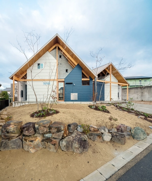House in Zengo / Maki Yoshimura Architecture Office | MYAO - Houses, Facade, Door