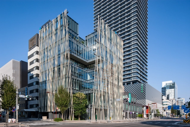 Hekikai Shinkin Bank Misono / Kengo Kuma and Associates - Edificio De Oficinas