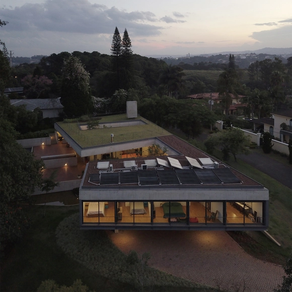 Casa em Cotia / UNA Arquitetos - Casas, Jardim, Fachada
