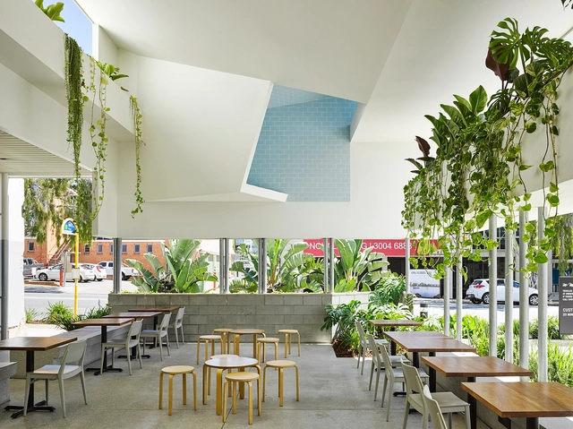 可渗水绿色商店 / Cavill Architects + Jasper Brown - 市场