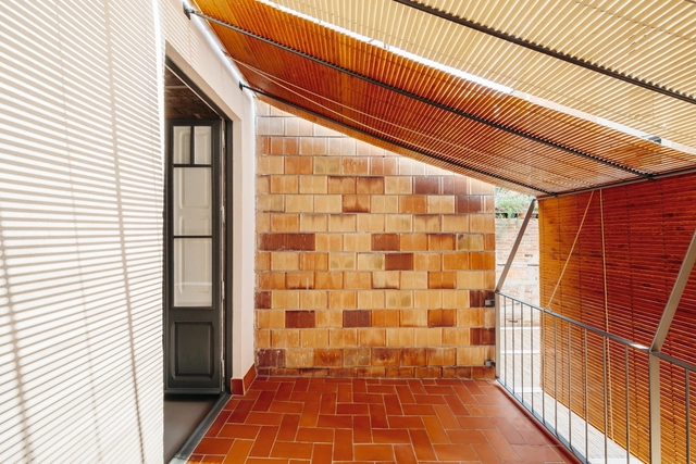 casa jja / TAAB6 - Renovación, Puerta, Fachada, Fijación Vigas, Arco