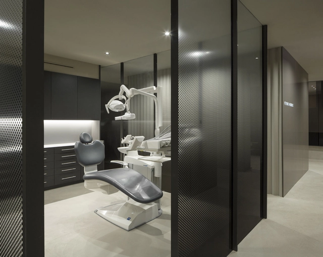 Clínica Peydro Herrero / Francesc Rifé Studio - Clínica Dental
